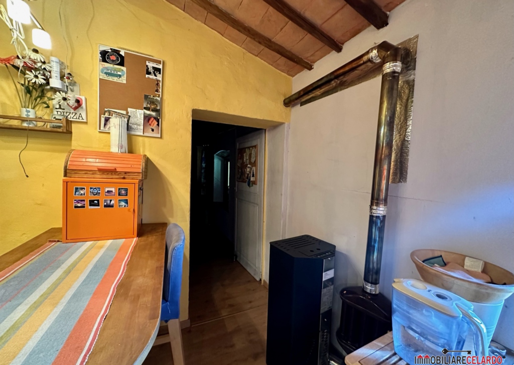 Apartments for sale  48 sqm excellent condition, Casole d'Elsa, locality Pievescola