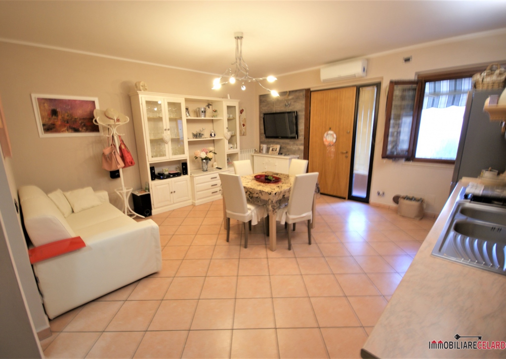 Apartments for sale  56 sqm excellent condition, Casole d'Elsa, locality Cavallano