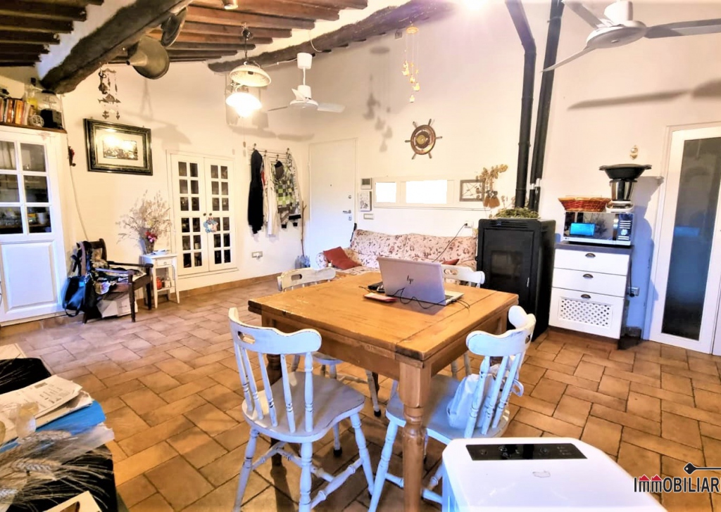 Apartments for sale  75 sqm excellent condition, Casole d'Elsa, locality Pievescola