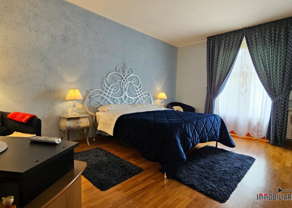 Appartamenti  in vendita  239 m² ottime condizioni, Colle di Val d'Elsa, località Colle di val d'elsa