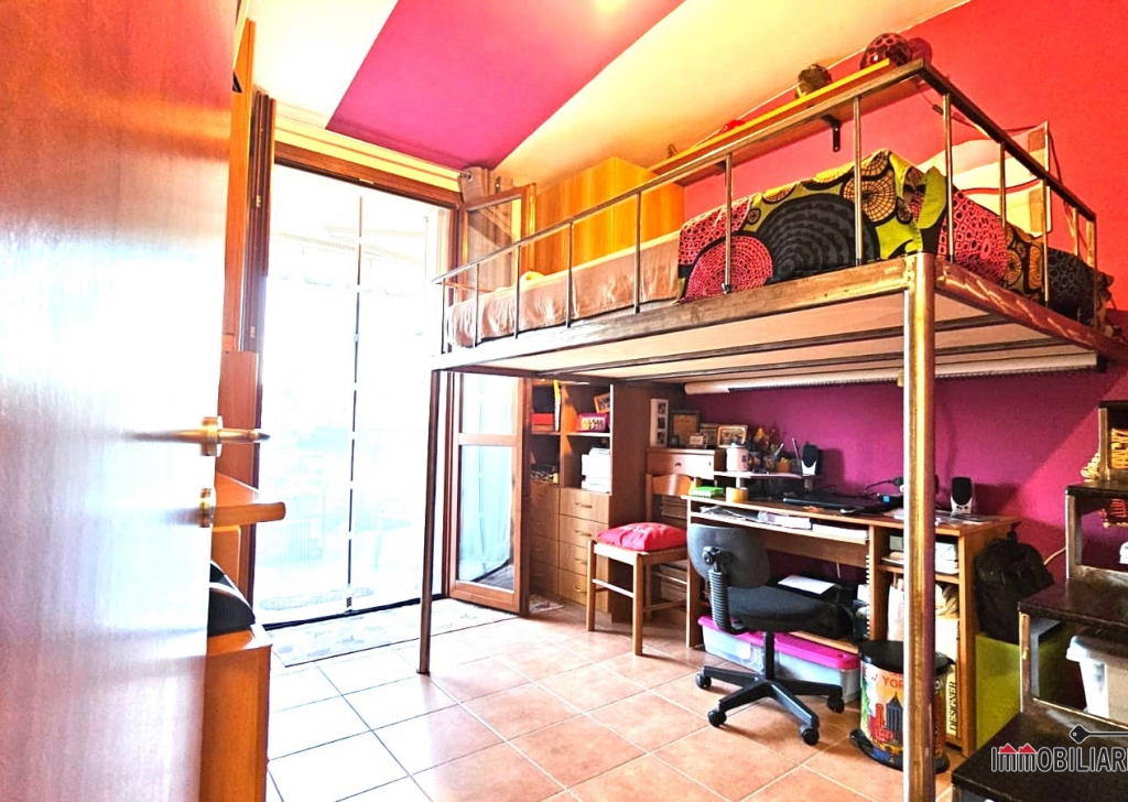 Apartments for sale  93 sqm excellent condition, Colle di Val d'Elsa, locality semicentrale