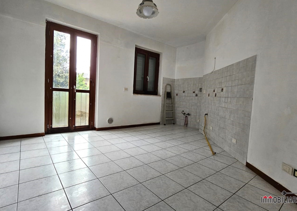 Apartments for sale  47 sqm excellent condition, Colle di Val d'Elsa, locality semicentrale