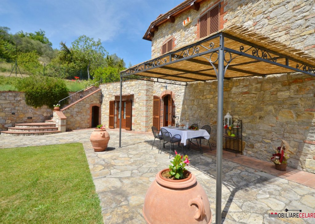 Vendita Rustici e Casali Radda in Chianti - Meravigliosa villa in pietra nel Chianti Località Radda in Chianti