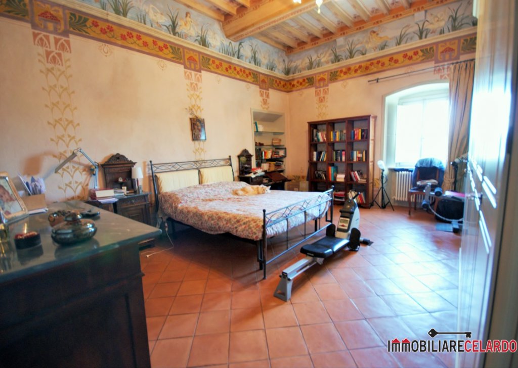 Sale Cottages and Farmhouses Colle di Val d'Elsa - Portion of a splendid historic villa Locality 