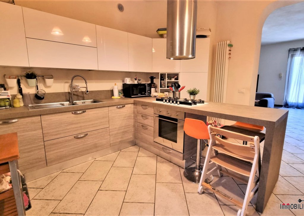 Apartments for sale  116 sqm excellent condition, Monteriggioni, locality castellina airport