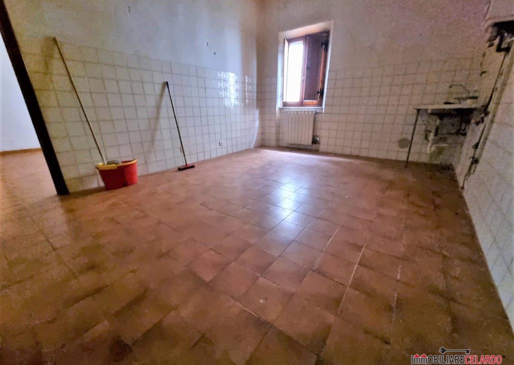 Sale Apartments Colle di Val d'Elsa - Two-room apartment in the central area Locality 