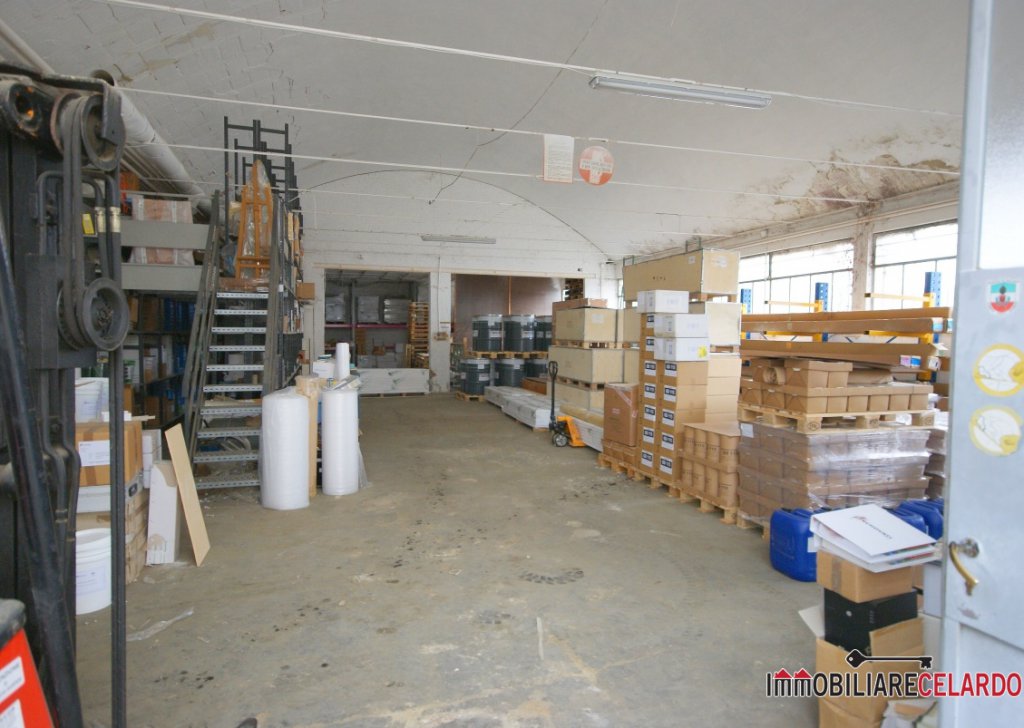 Sale Sheds and laboratories  Poggibonsi - For sale shed Poggibonsi Locality 