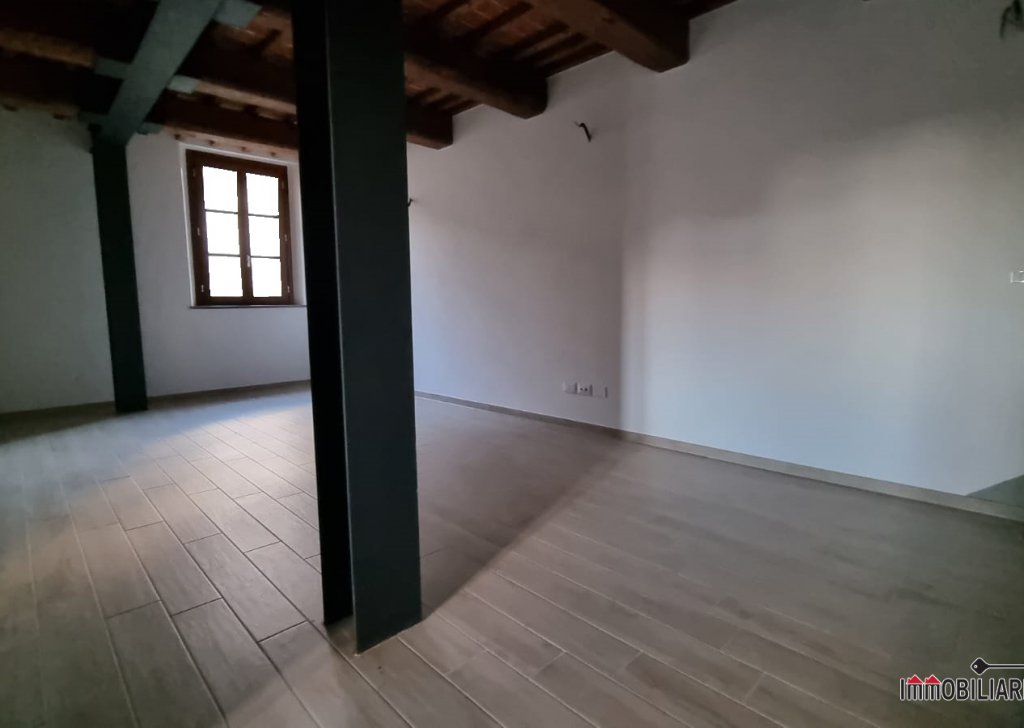 Sale Apartments Colle di Val d'Elsa - apartment with attic in the central area Locality 