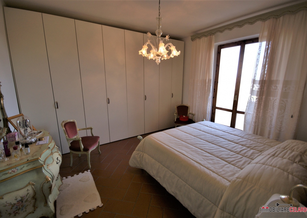 Apartments for sale  99 sqm excellent condition, Casole d'Elsa