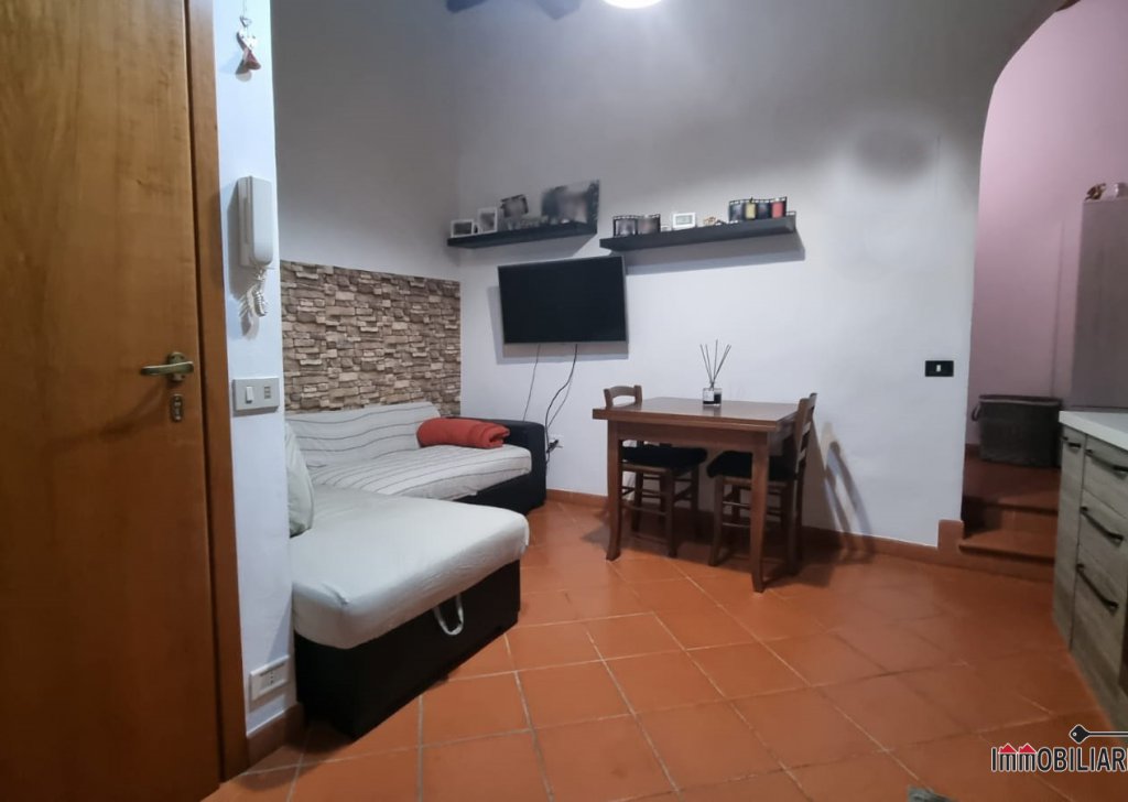 Apartments for sale  60 sqm excellent condition, Colle di Val d'Elsa, locality centrale