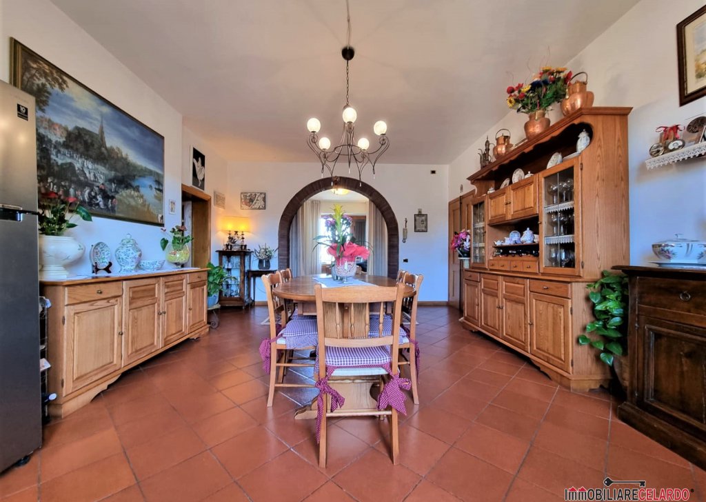 Apartments for sale  155 sqm excellent condition, Casole d'Elsa, locality Pievescola