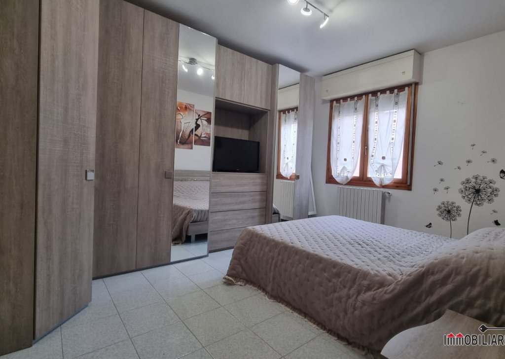 Vendita Appartamenti  Colle di Val d'Elsa - appartamento con ingresso indipendente e resede Località La Badia