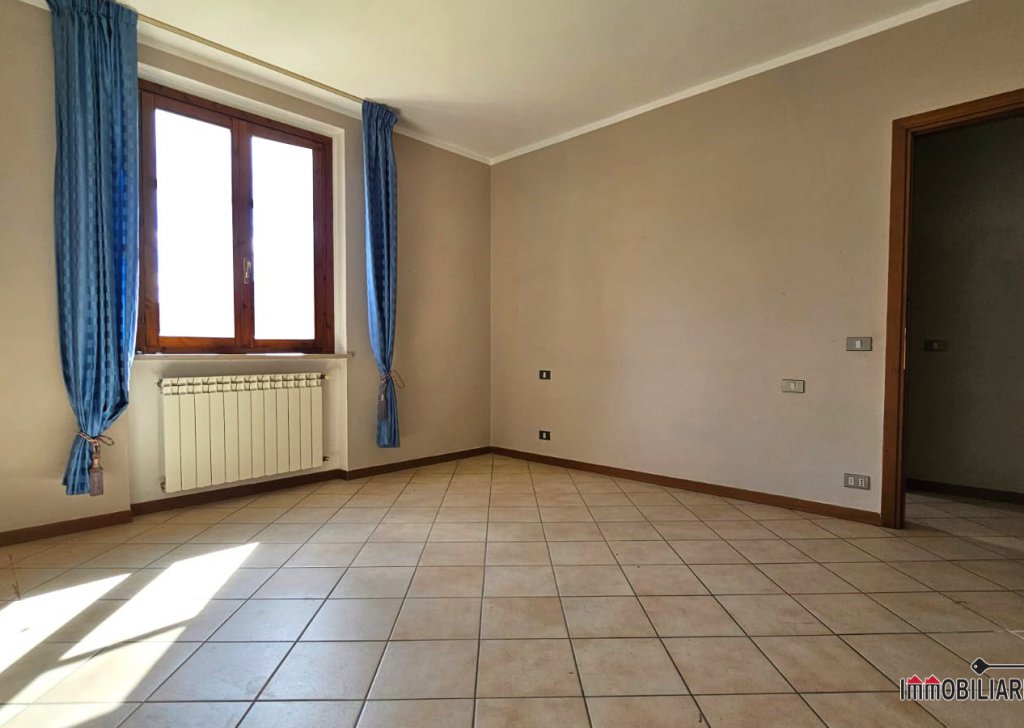 Apartments for sale  93 sqm excellent condition, Colle di Val d'Elsa, locality Campolungo