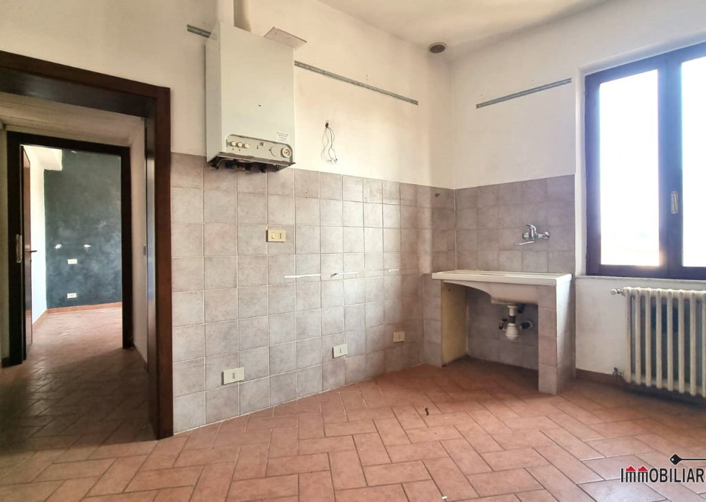 Sale Apartments Colle di Val d'Elsa - Two-room apartment in the semi-central area Locality 