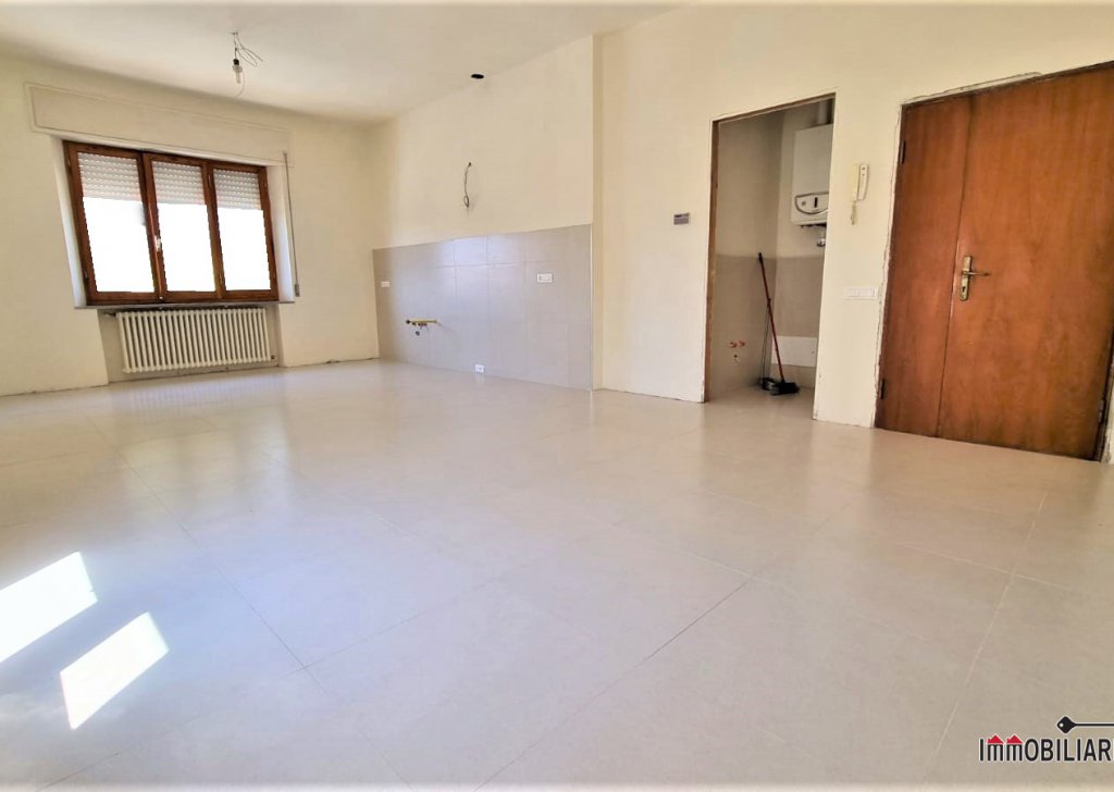 Appartamenti  quadrilocale in vendita  108 m², Colle di Val d'Elsa, località Campolungo