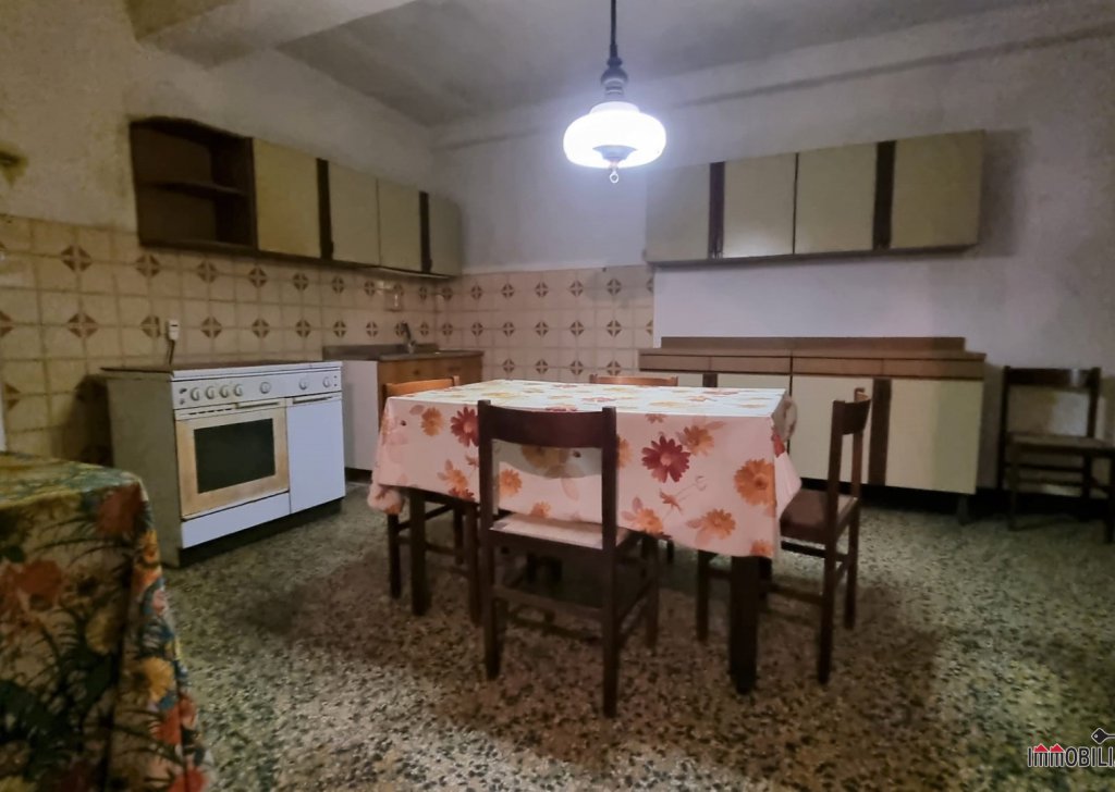 Apartments for sale  200 sqm excellent condition, Colle di Val d'Elsa, locality campiglia