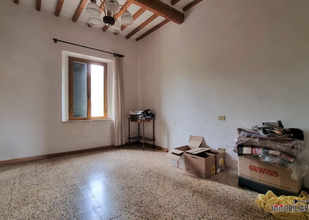 Sale Apartments Casole d'Elsa - apartment with courtyard, warehouse and storage Locality 