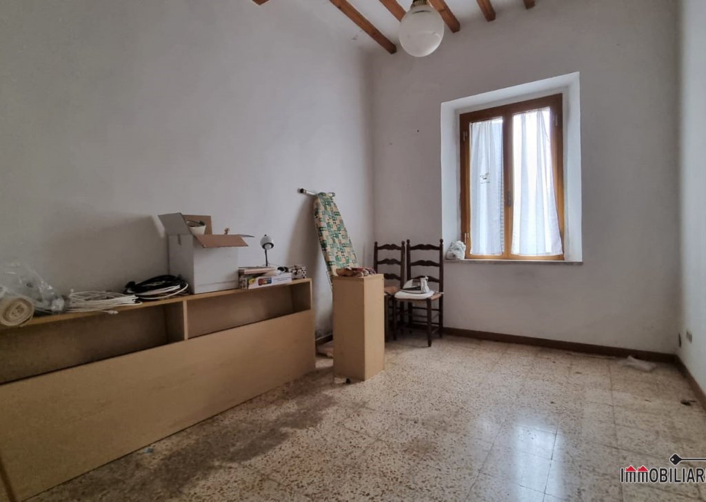 Sale Apartments Casole d'Elsa - apartment with courtyard, warehouse and storage Locality 