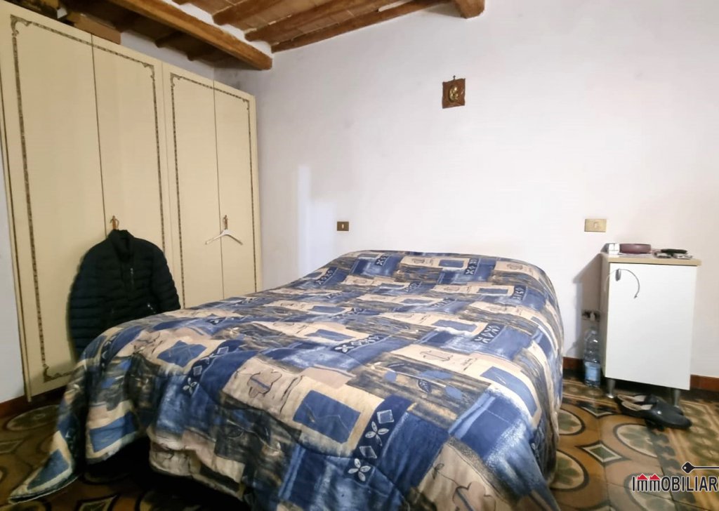 Apartments for sale  48 sqm excellent condition, Colle di Val d'Elsa, locality centrale