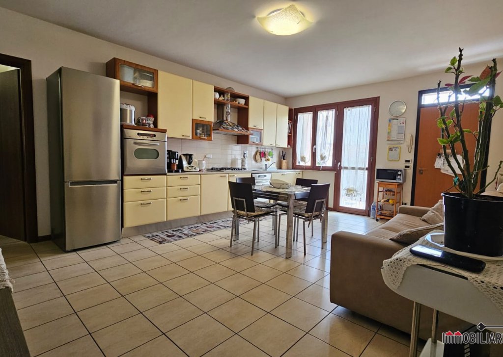 Apartments for sale  92 sqm excellent condition, Colle di Val d'Elsa, locality Campolungo