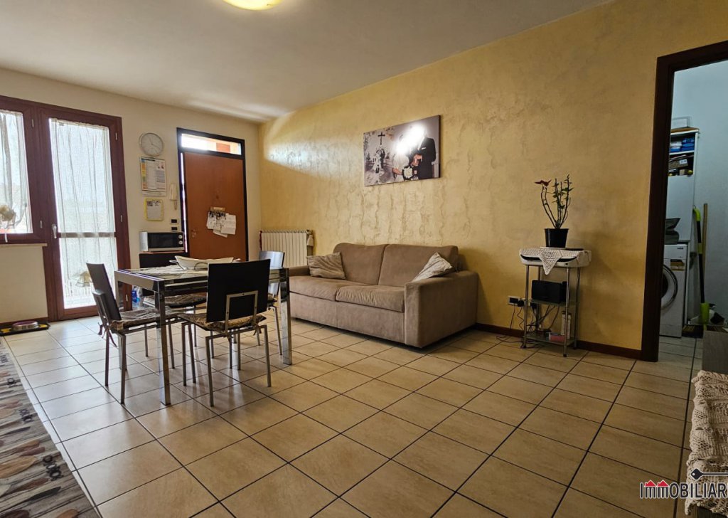 Apartments for sale  92 sqm excellent condition, Colle di Val d'Elsa, locality Campolungo