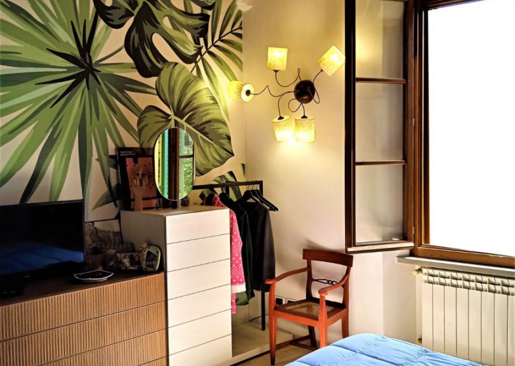 Sale Apartments Poggibonsi - two-room apartment in a prestigious building Locality 