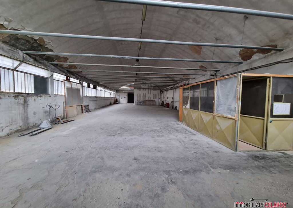 Sale Sheds and laboratories  Poggibonsi - shed with canopy and exclusive yard Locality 