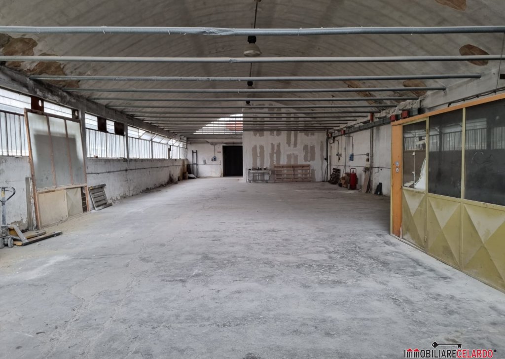Sale Sheds and laboratories  Poggibonsi - shed with canopy and exclusive yard Locality 