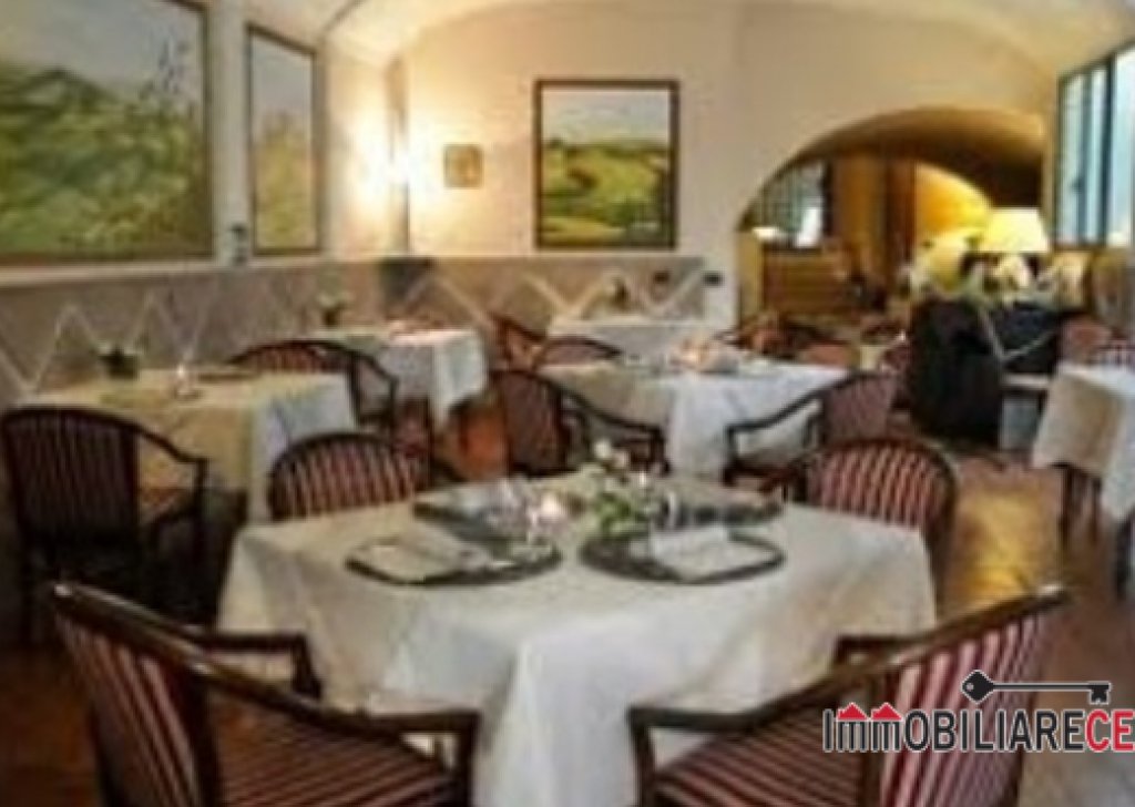 Sale Offices, shops, san gimignano - Restaurant surrounded by greenery with a view of the towers of San Gimignano Locality 