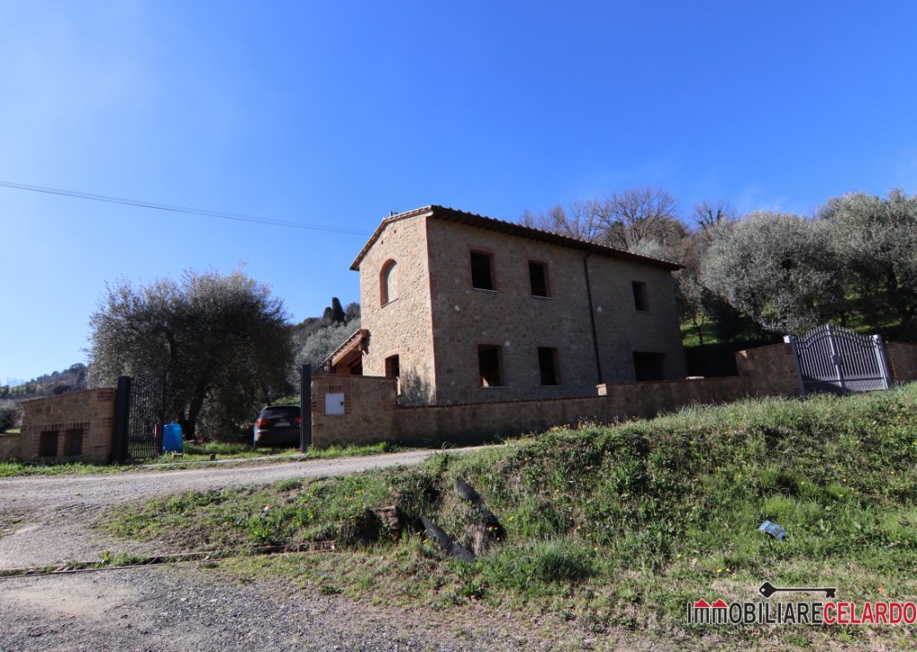 Rustici e Casali in vendita  155 m², Volterra, località volterra