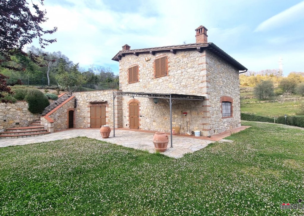 Vendita Rustici e Casali Gaiole in Chianti - Meravigliosa villa in pietra nel Chianti Località Gaiole in Chianti