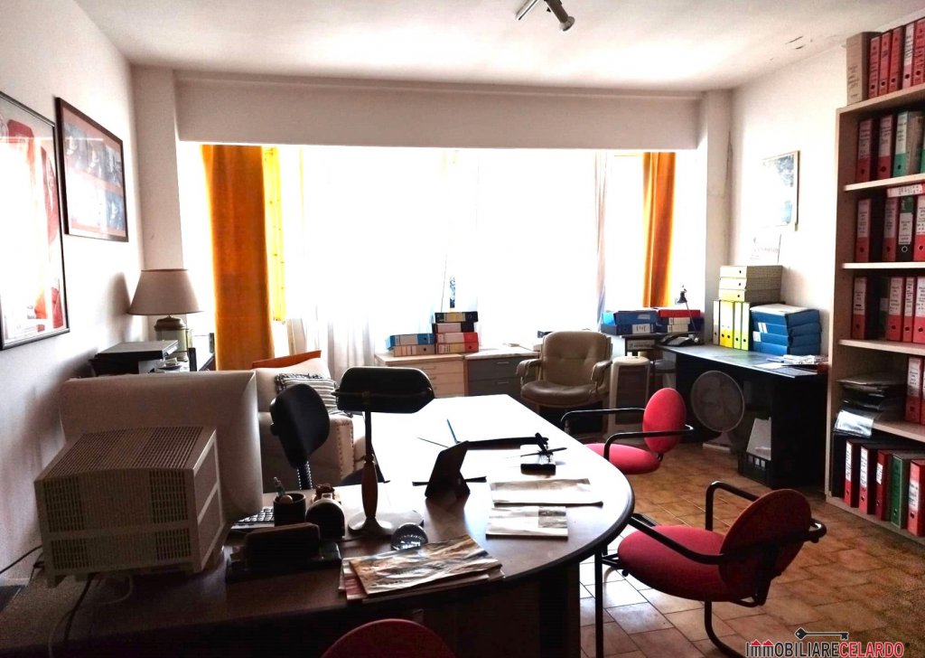 ufficio in vendita  35 m² ottime condizioni, Colle di Val d'Elsa, località Colle di val d'elsa