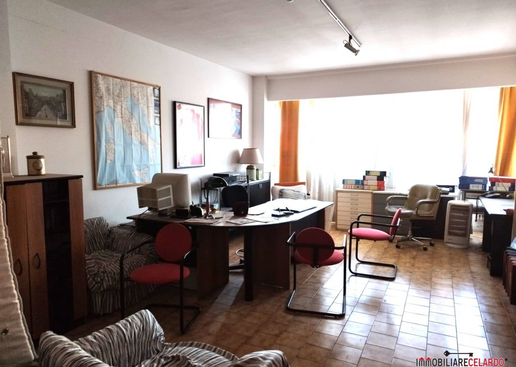 office for sale  35 sqm excellent condition, Colle di Val d'Elsa, locality Colle di val d'elsa