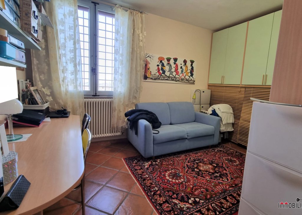 villas for sale  236 sqm excellent condition, Monteriggioni