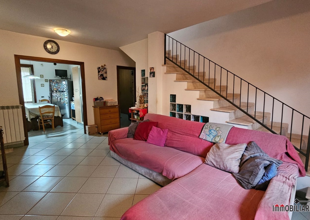 villas for sale  234 sqm excellent condition, Colle di Val d'Elsa, locality Le Grazie