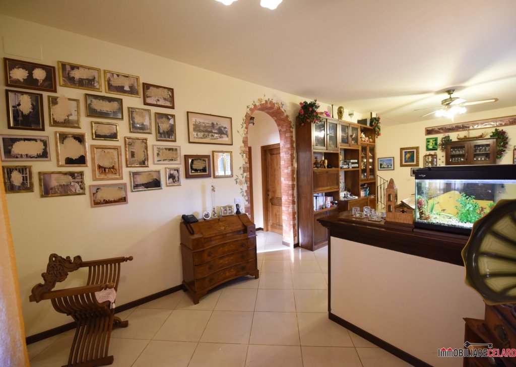 villas for sale  280 sqm excellent condition, Casole d'Elsa