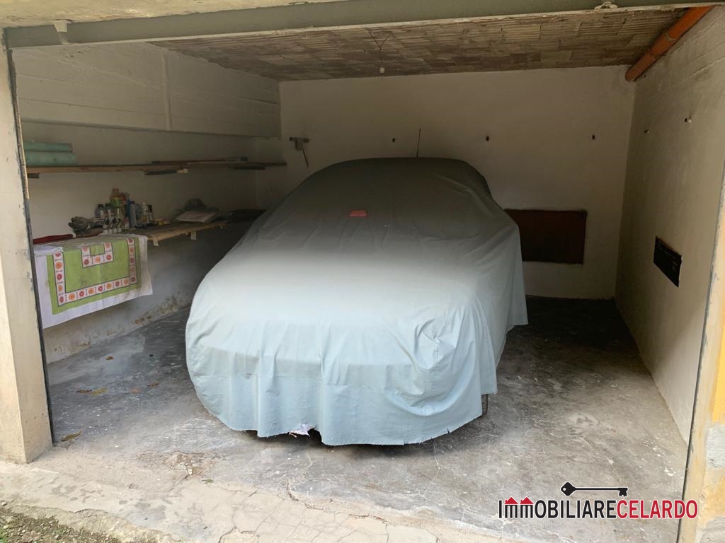 Garage in Vendita