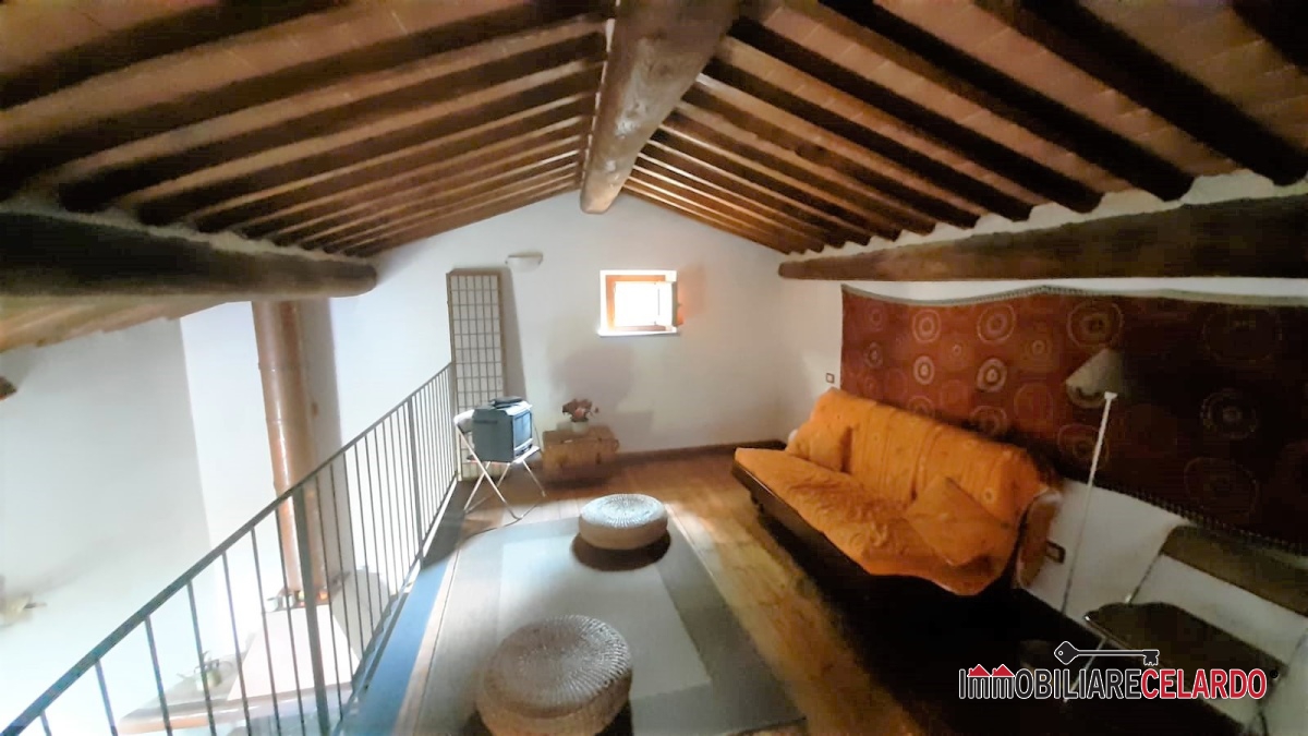  radicondoli vendita quart: radicondoli immobiliare-celardo
